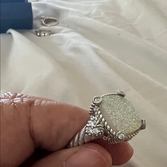 Judy Ripka - Picture 3 of 5